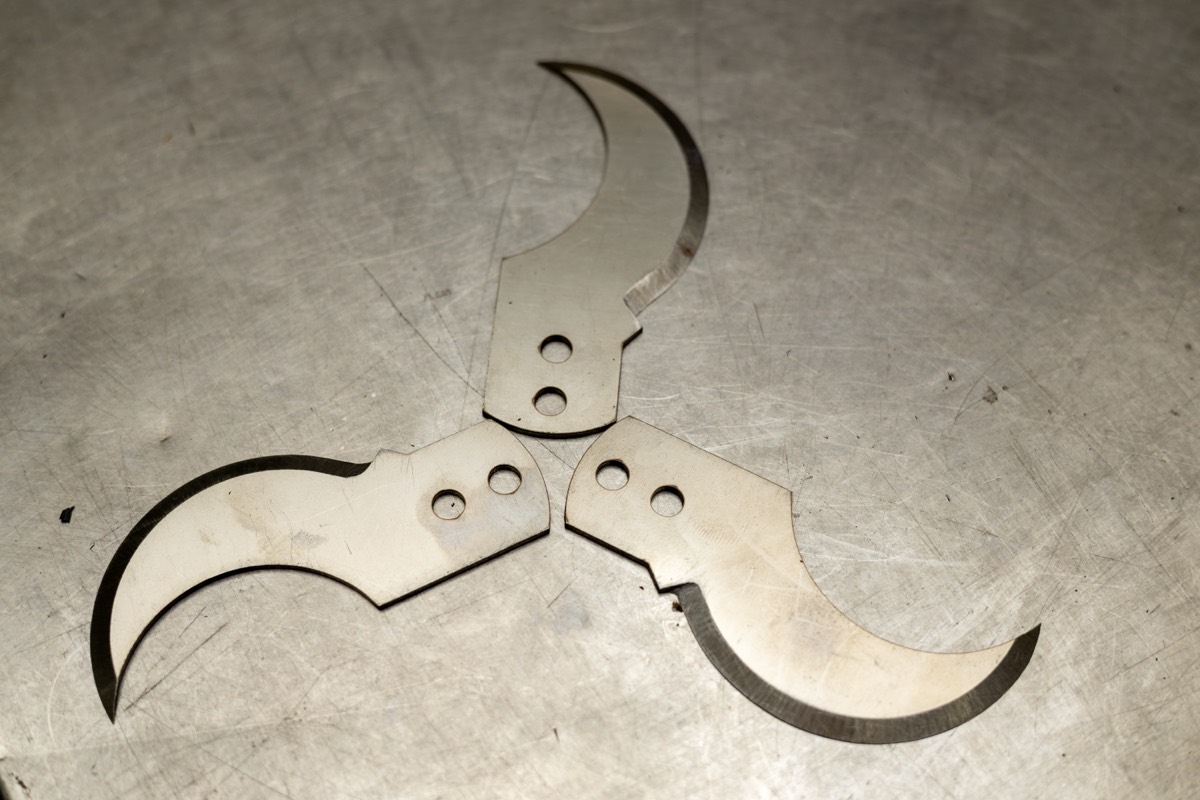Pisau custom bentuk crescent / rotary
