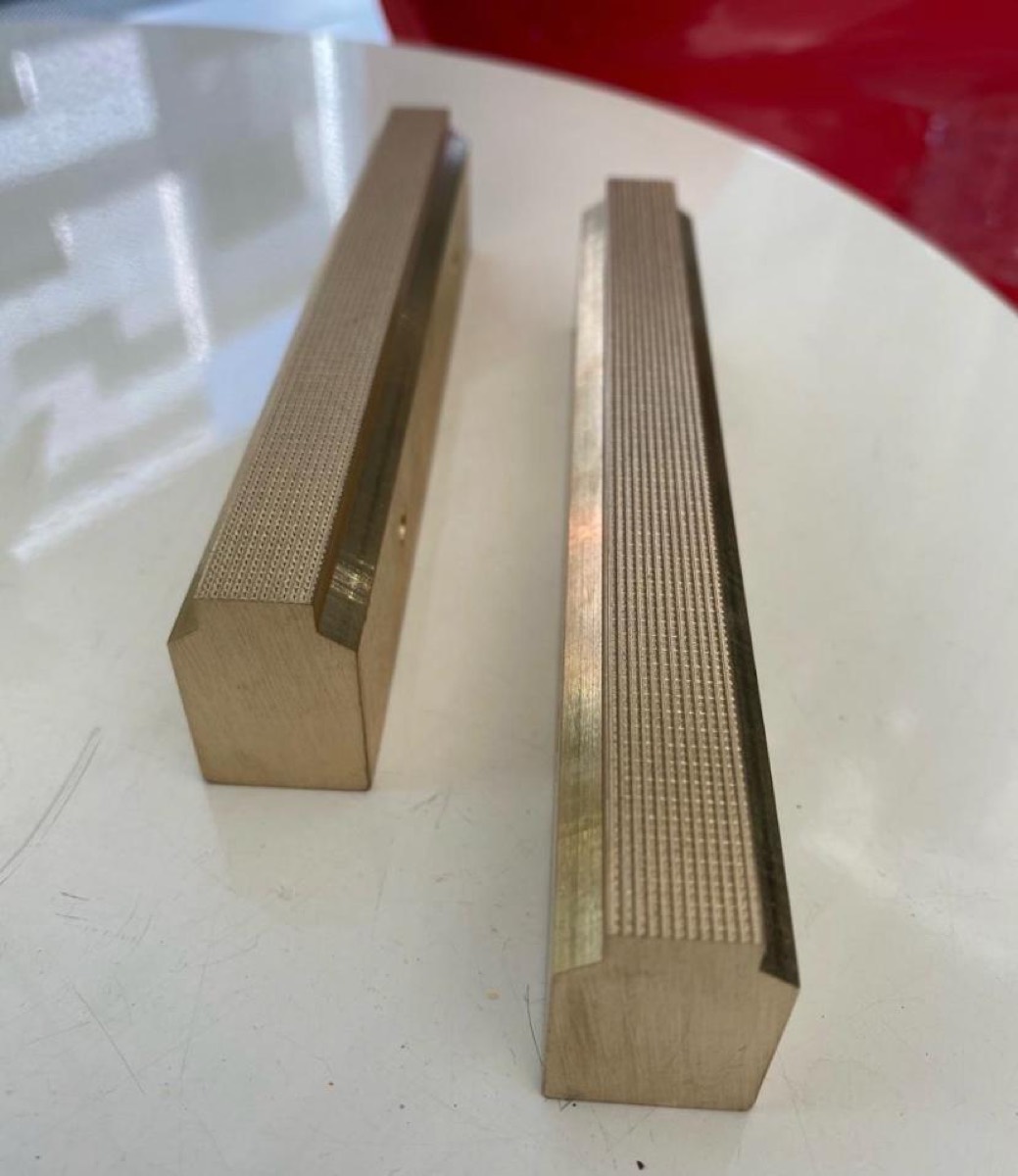 Sealing jaw kuningan presisi
